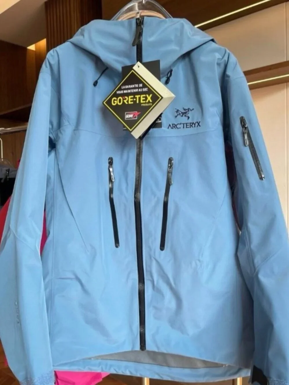 Arc'teryx Beta LT Hooded Hardshell Jacket, Size L.